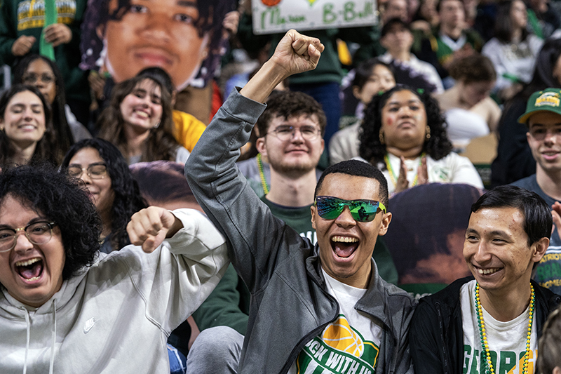 Mason fans celebrate at Homecoming